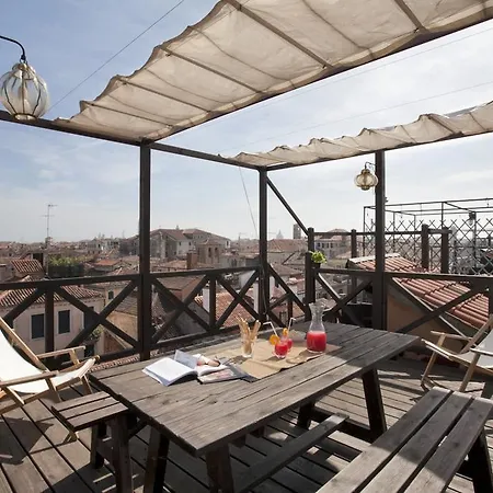 Daire Cannaregio Venice City Centre - Locappart Venedik